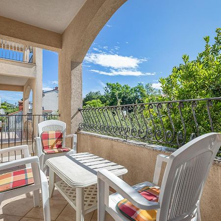 Appartamento House Laura 200M From The Beach And The Center Porec Esterno foto