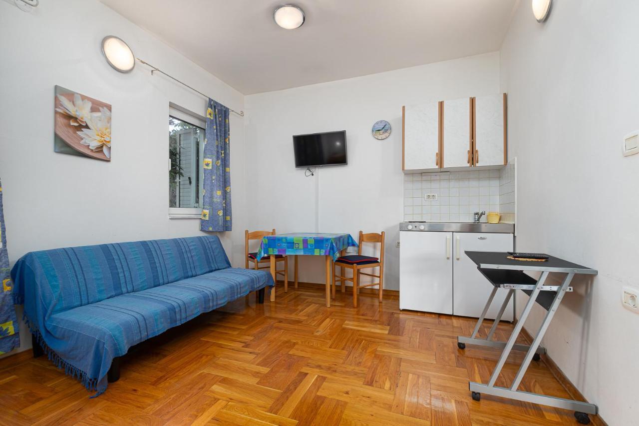 Appartamento House Laura 200M From The Beach And The Center Porec Esterno foto