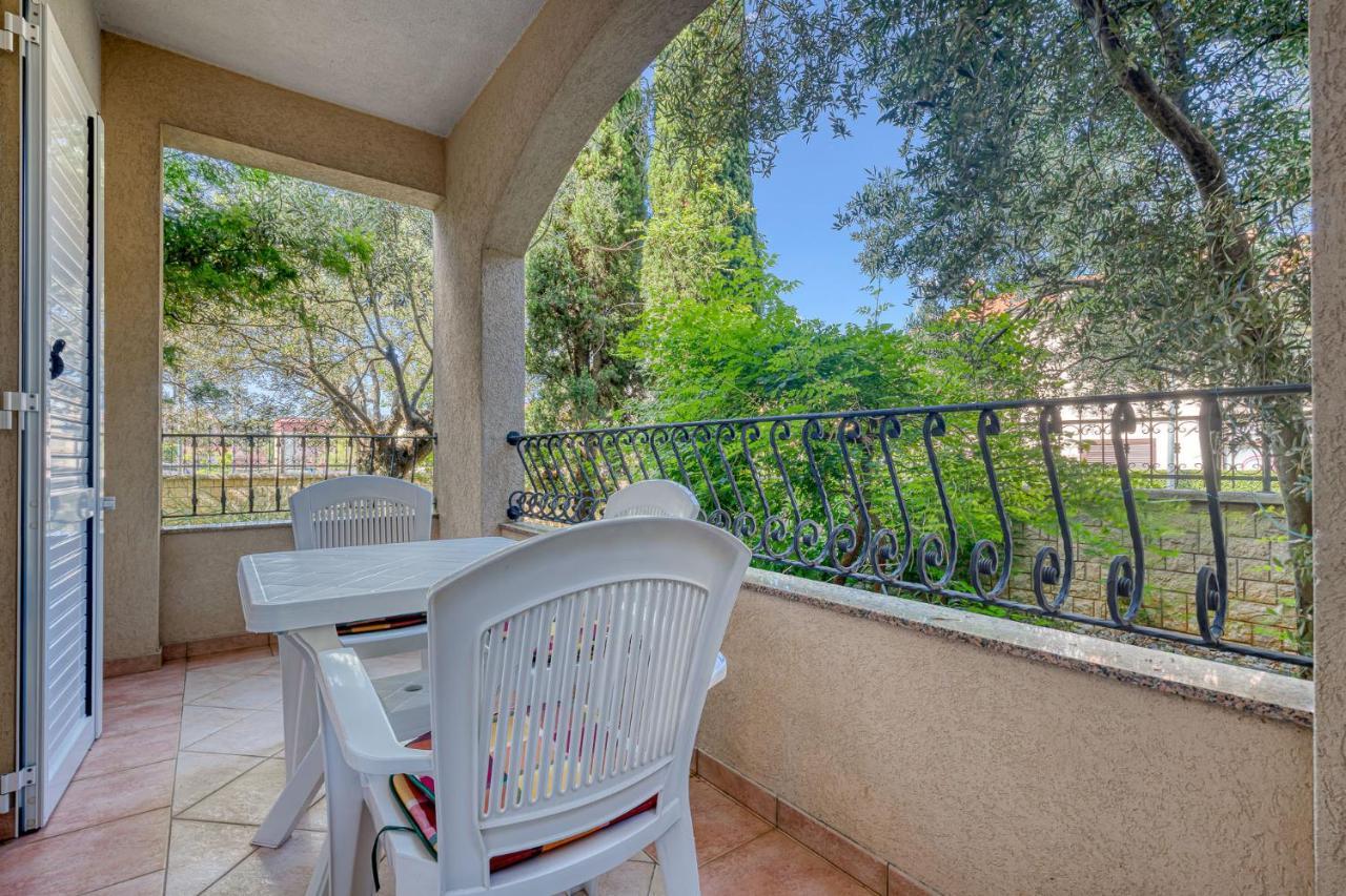 Appartamento House Laura 200M From The Beach And The Center Porec Esterno foto