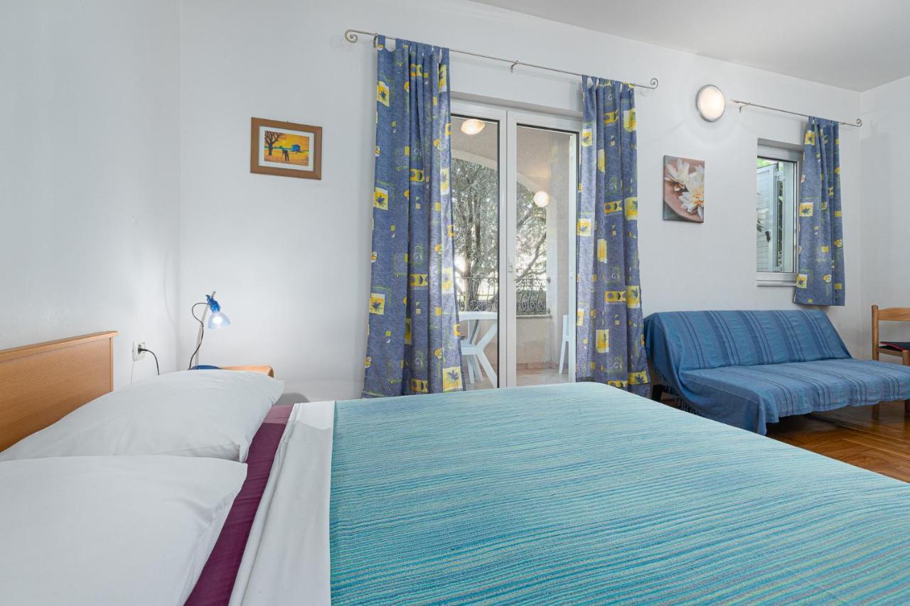 Appartamento House Laura 200M From The Beach And The Center Porec Esterno foto