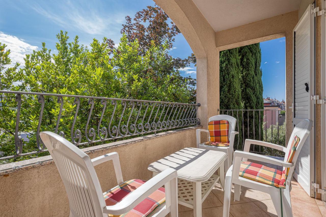 Appartamento House Laura 200M From The Beach And The Center Porec Esterno foto