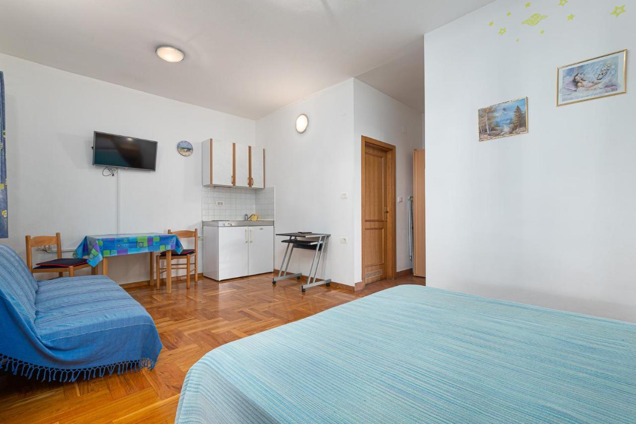 Appartamento House Laura 200M From The Beach And The Center Porec Esterno foto
